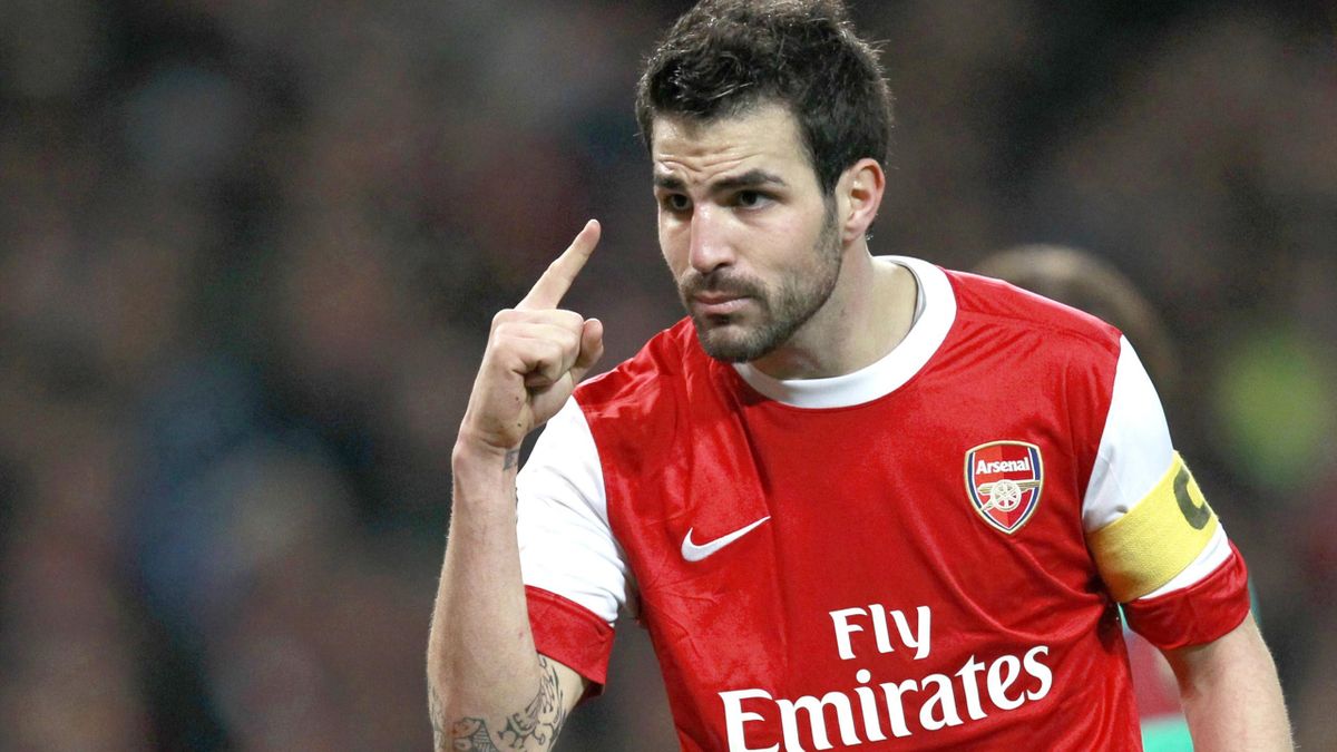 Cựu sao Arsenal, Cesc Fabregas treo giày, theo nghiệp huấn luyện